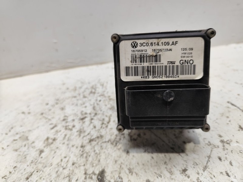 Recambio de abs para volkswagen passat berlina (3c2) bluemotion referencia OEM IAM 3C0614109AF  