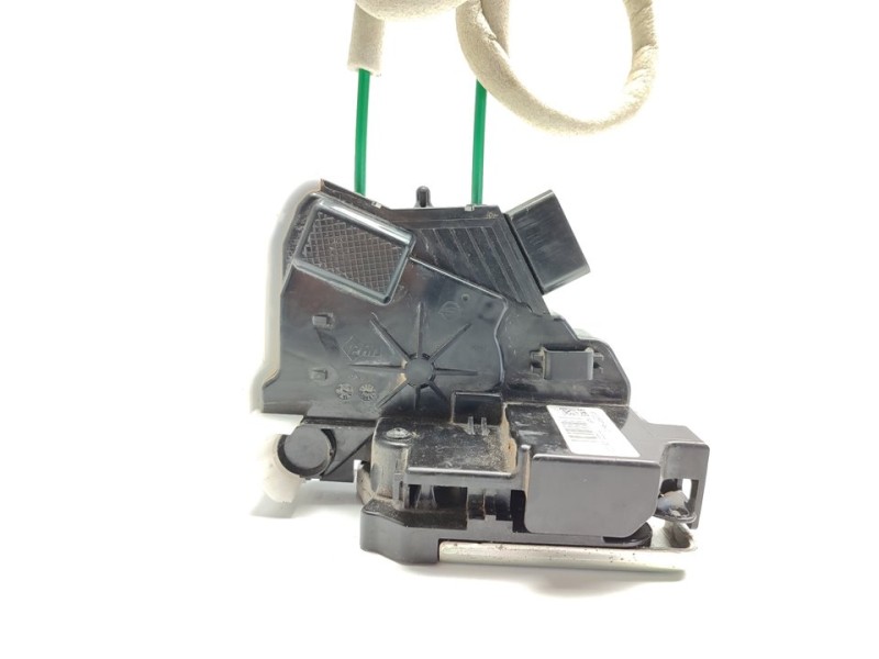 Recambio de cerradura puerta delantera derecha para ssangyong xlv crystal 4x2 referencia OEM IAM 7122035000  