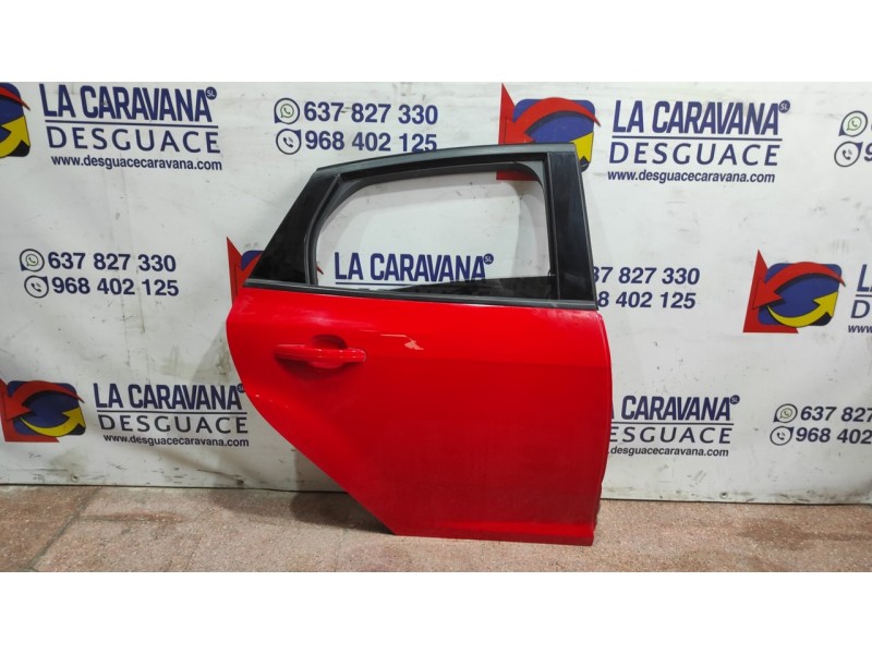 Recambio de puerta trasera derecha para ford focus lim. black&red referencia OEM IAM   