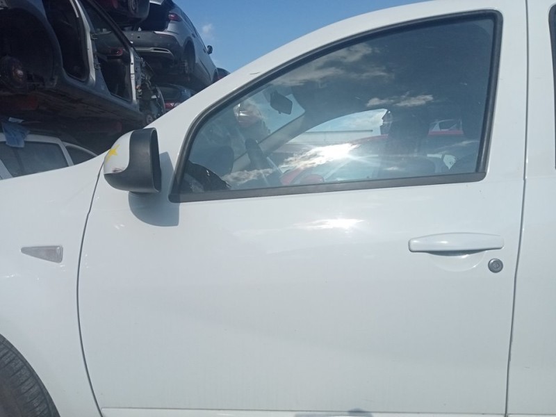 Recambio de puerta delantera izquierda para dacia sandero ambiance referencia OEM IAM 801011499R  