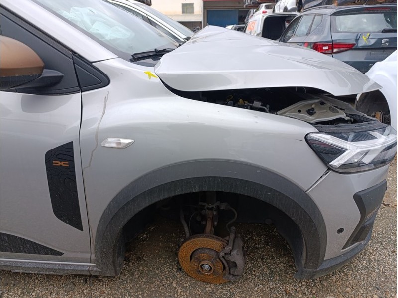 Recambio de aleta delantera derecha para dacia sandero iii stepway expression referencia OEM IAM 631004264R  