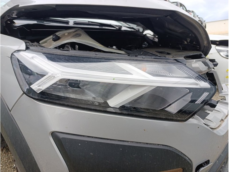 Recambio de faro derecho para dacia sandero iii stepway expression referencia OEM IAM 260104363R  