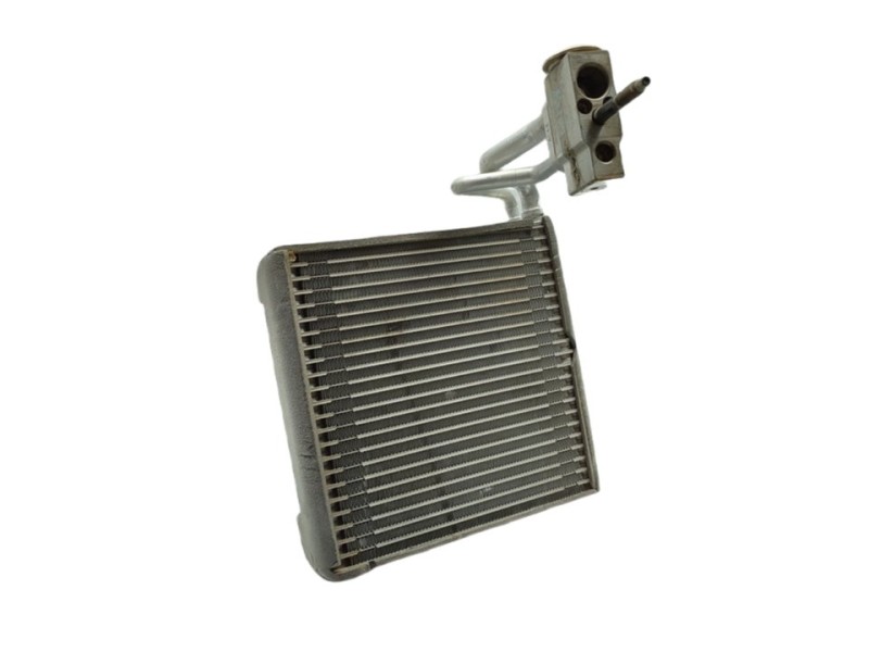 Recambio de evaporador aire acondicionado para ssangyong xlv crystal 4x2 referencia OEM IAM 6811135000  