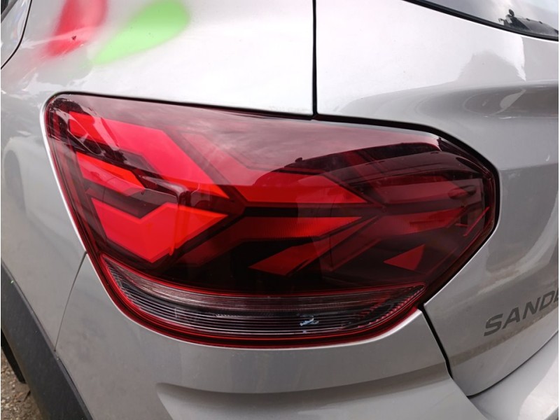 Recambio de piloto trasero izquierdo para dacia sandero iii stepway expression referencia OEM IAM 265555265R  