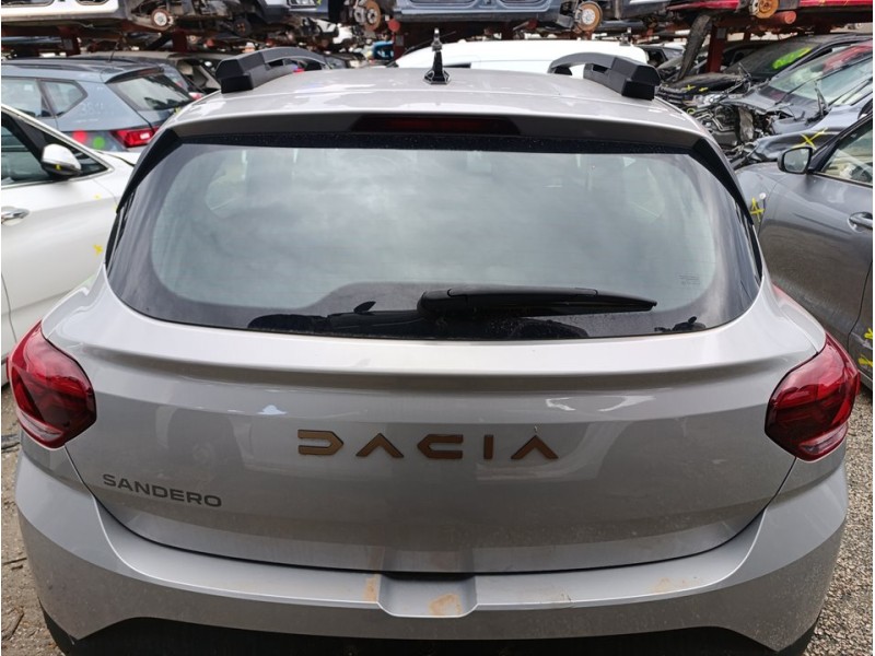 Recambio de porton trasero para dacia sandero iii stepway expression referencia OEM IAM 901008773R  