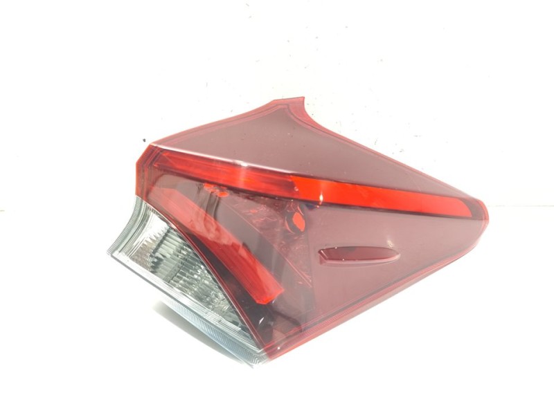 Recambio de piloto trasero derecho para toyota auris hybrid active business plus referencia OEM IAM 8155102A61  