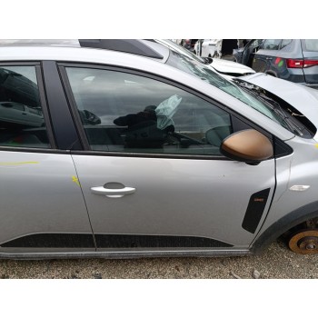 Recambio de puerta delantera derecha para dacia sandero iii stepway expression referencia OEM IAM 801003355R  