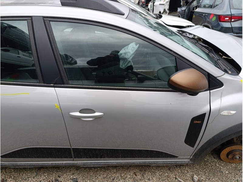 Recambio de puerta delantera derecha para dacia sandero iii stepway expression referencia OEM IAM 801003355R  