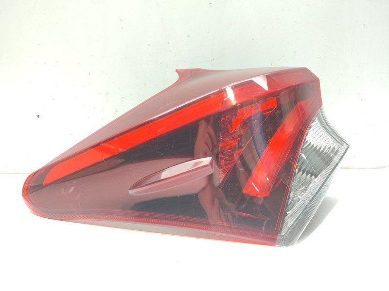 Recambio de piloto trasero izquierdo para toyota auris hybrid active business plus referencia OEM IAM 8156102A61  