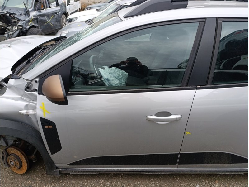 Recambio de puerta delantera izquierda para dacia sandero iii stepway expression referencia OEM IAM 801013292R  