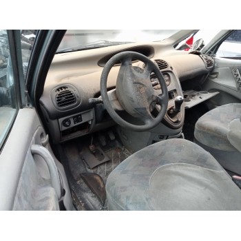 citroën xsara berlina del año 2000