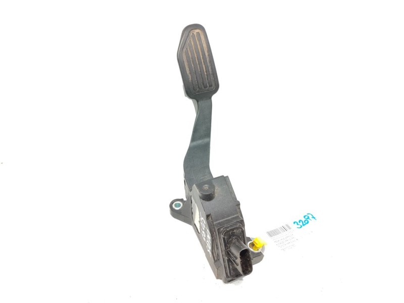Recambio de pedal acelerador para toyota yaris active referencia OEM IAM 781100D160  