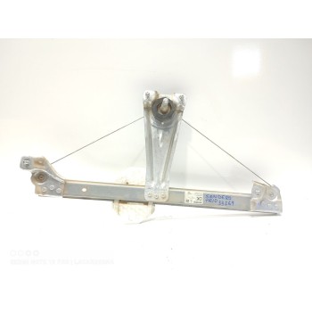 ELEVALUNAS TRASERO DERECHO 827202131R 