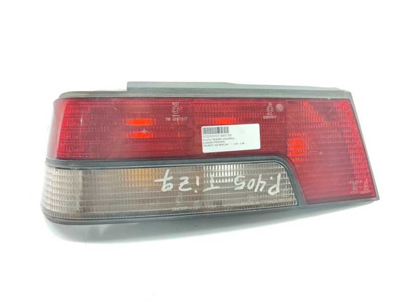 Recambio de piloto trasero izquierdo para peugeot 405 berlina referencia OEM IAM   