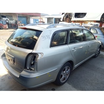 toyota avensis berlina (t25) del año 2004