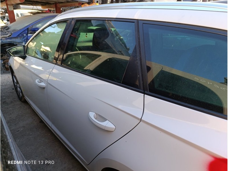 Recambio de puerta trasera izquierda para seat leon st (5f8) style referencia OEM IAM 5F9833055  