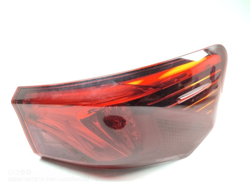 Recambio de piloto trasero derecho para toyota avensis touring sports advance referencia OEM IAM 8155005310  