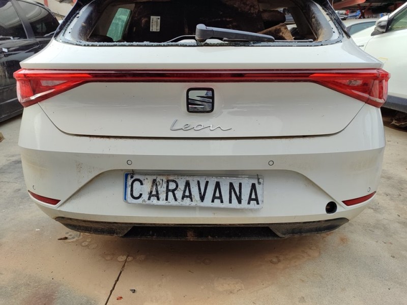 Recambio de paragolpes trasero para seat leon (kl1) style referencia OEM IAM 5FA807421  