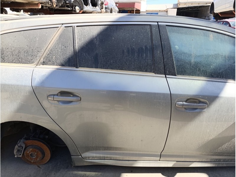 Recambio de puerta trasera derecha para toyota avensis touring sports advance referencia OEM IAM 6700305180  