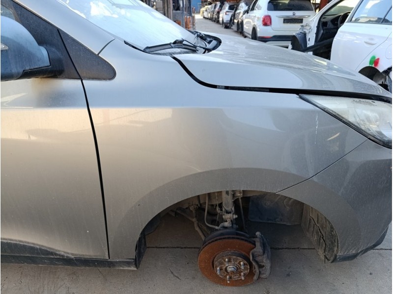 Recambio de aleta delantera derecha para hyundai ix35 style awd referencia OEM IAM 663212S000  