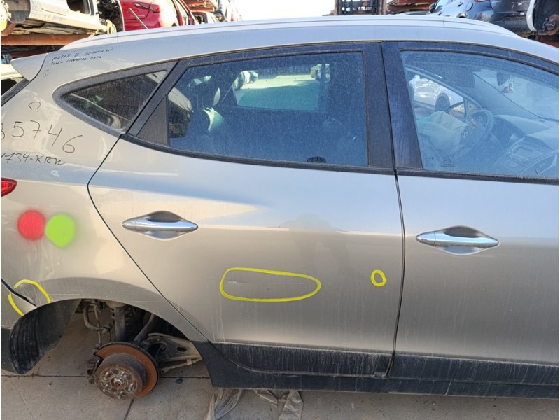 Recambio de puerta trasera derecha para hyundai ix35 style awd referencia OEM IAM 770042Y001  