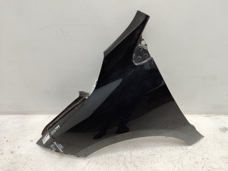 Recambio de aleta delantera izquierda para renault megane iii berlina 5 p dynamique referencia OEM IAM 8200993338  