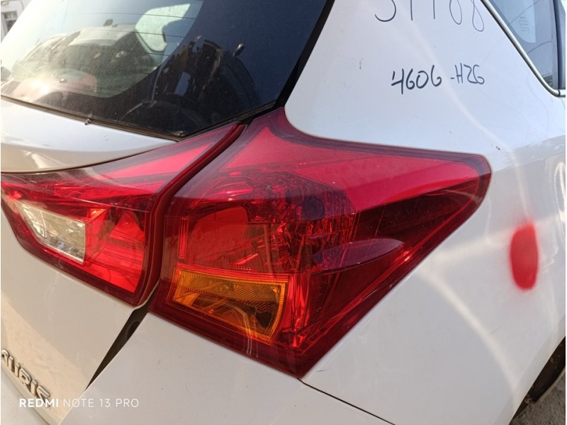 Recambio de piloto trasero derecho para toyota auris active referencia OEM IAM 8155102740  