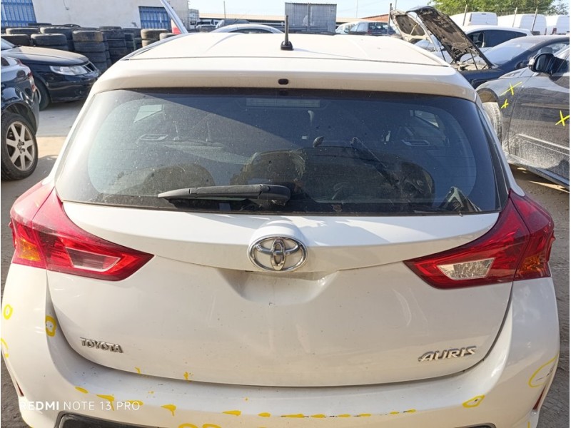 Recambio de porton trasero para toyota auris active referencia OEM IAM 6700502240  