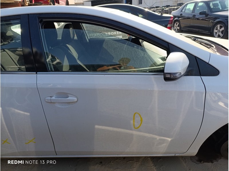 Recambio de puerta delantera derecha para toyota auris active referencia OEM IAM 6700102300  