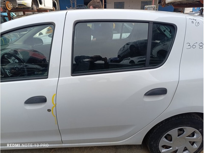 Recambio de puerta trasera izquierda para dacia sandero ambiance referencia OEM IAM 821017625R  