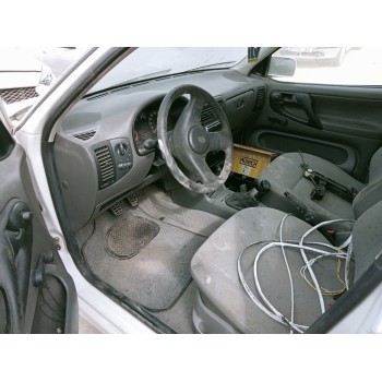 volkswagen polo berlina (6n1) del año 1997