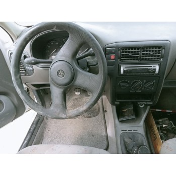 volkswagen polo berlina (6n1) del año 1997