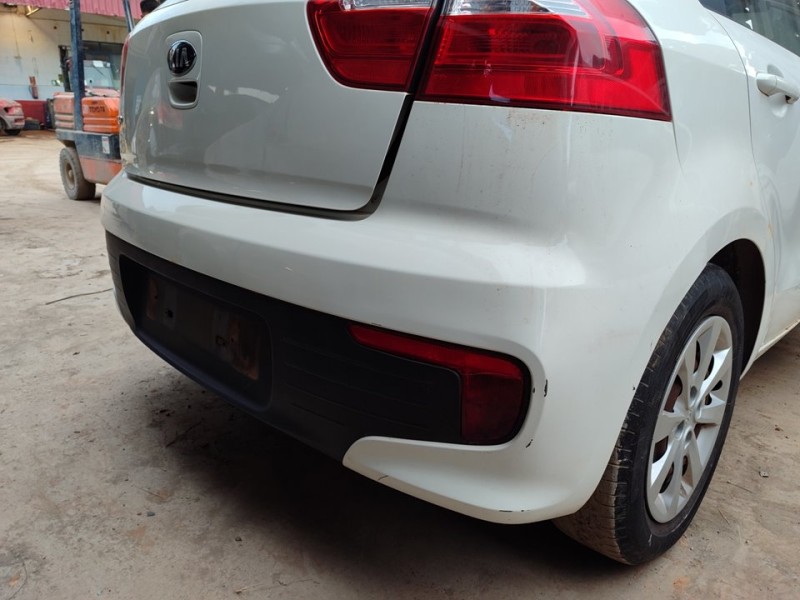 Recambio de paragolpes trasero para kia rio drive referencia OEM IAM 866111W700  