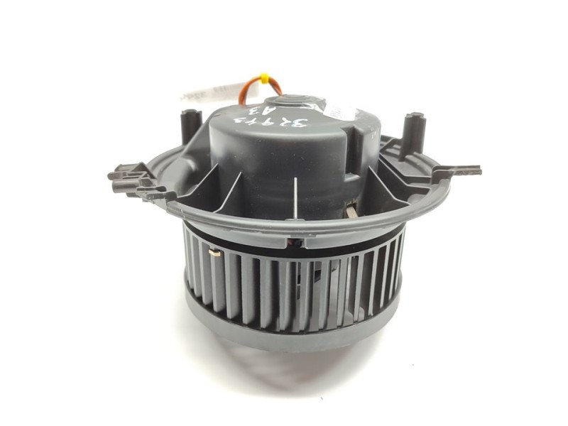 Recambio de ventilador calefaccion para audi a3 sedán (8vm) 30 tdi design referencia OEM IAM 5Q1819021H  