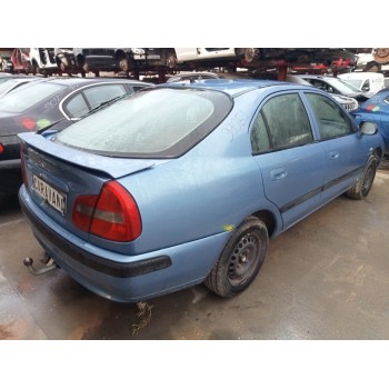 mitsubishi carisma berlina 5 (da0) del año 2000