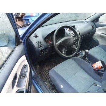 mitsubishi carisma berlina 5 (da0) del año 2000