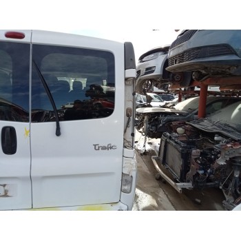 Recambio de puerta trasera derecha para renault trafic combi (ab 4.01) 9 - plazas (l1h1) 2,9t combi corto referencia OEM IAM 775