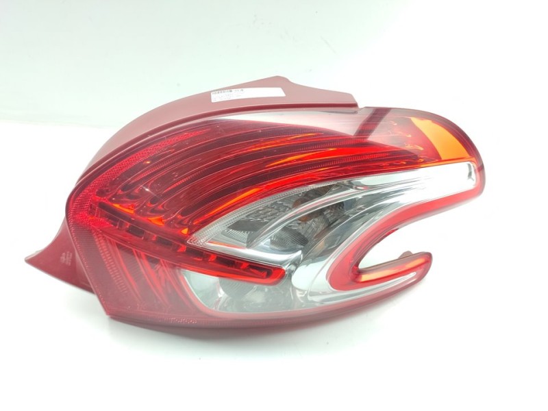 Recambio de piloto trasero derecho para peugeot 208 access referencia OEM IAM 9672628380  