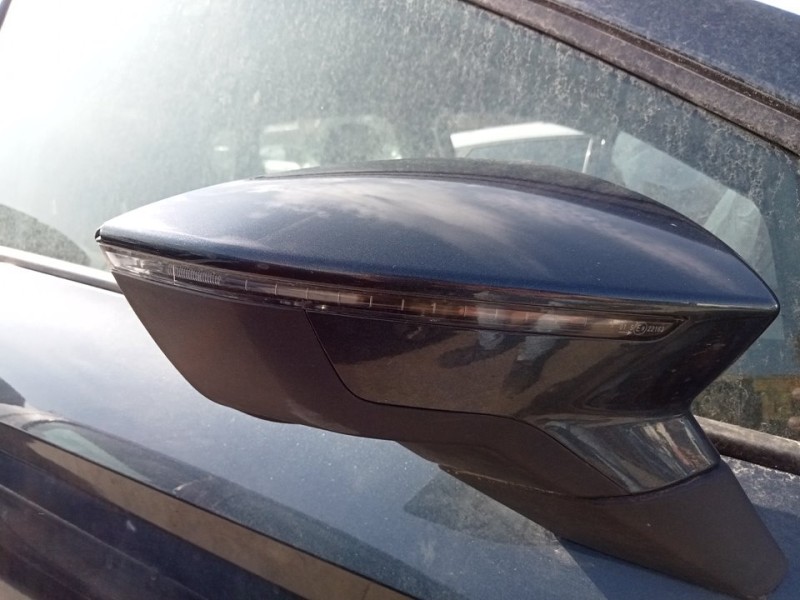 Recambio de retrovisor derecho para seat ibiza (kj1) style referencia OEM IAM 6F1857508AC  