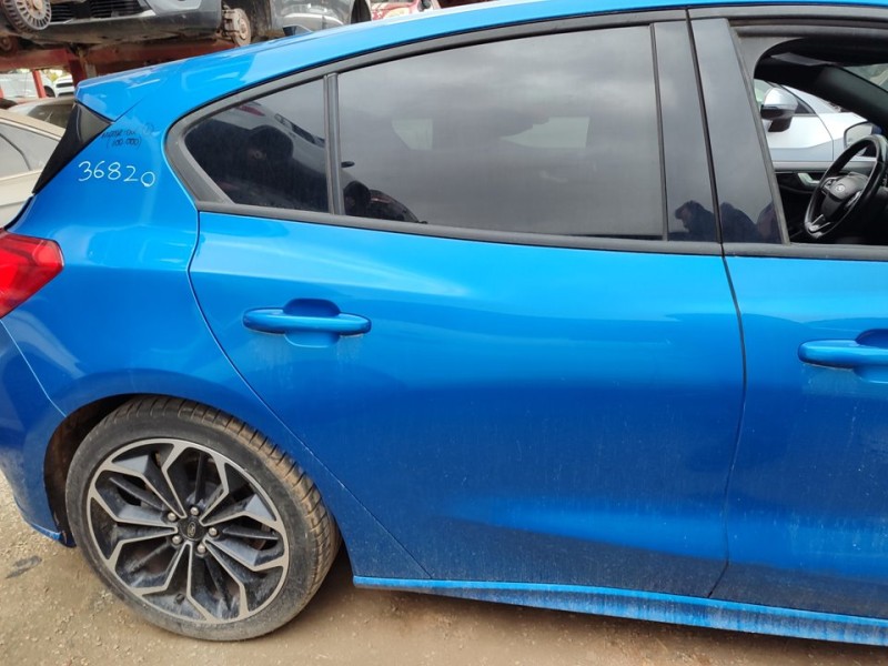 Recambio de puerta trasera derecha para ford focus st-line referencia OEM IAM PJX7BA24630AE  