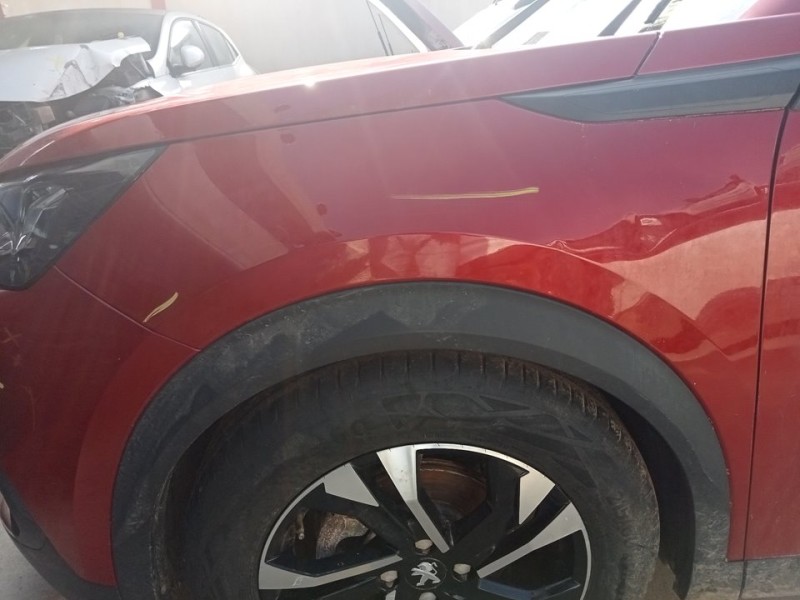 Recambio de aleta delantera izquierda para peugeot 2008 (p1) allure pack referencia OEM IAM 9825439180  