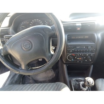 opel astra f berlina del año 1997