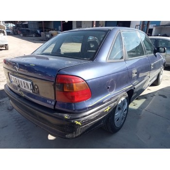 opel astra f berlina del año 1997