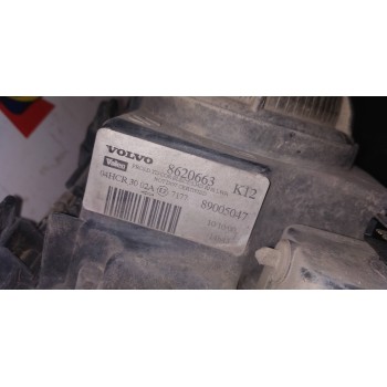 Recambio de faro derecho para volvo s80 berlina 2.5 d referencia OEM IAM 8620663  