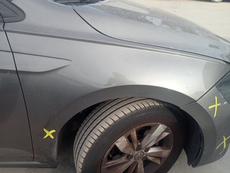 Recambio de aleta delantera derecha para volkswagen polo advance referencia OEM IAM 2G0821106  