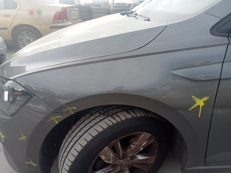 Recambio de aleta delantera izquierda para volkswagen polo advance referencia OEM IAM 2G0821105  