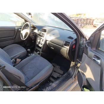 opel astra g berlina del año 2000