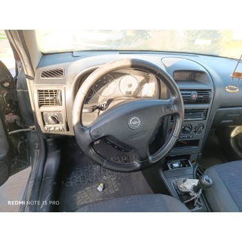 opel astra g berlina del año 2000