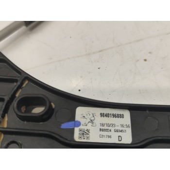 Recambio de elevalunas delantero derecho para peugeot 3008 gt referencia OEM IAM 9840196880  