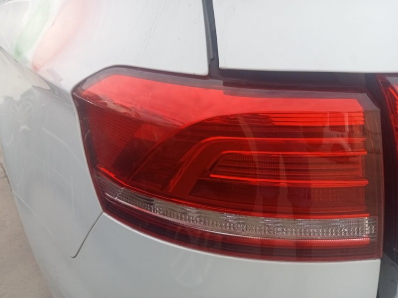 Recambio de piloto trasero izquierdo para volkswagen passat variant (3g5) edition bmt referencia OEM IAM 3G9945095D  